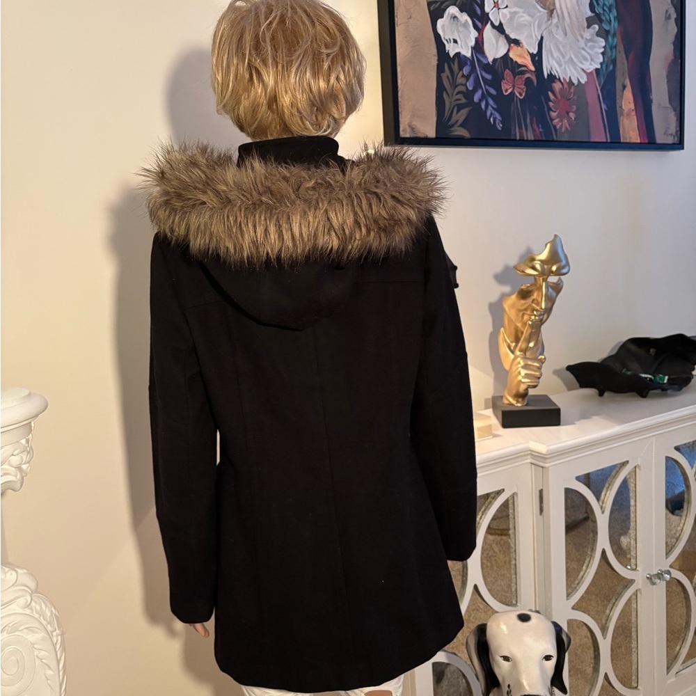 Women's Black Faux Fur-Trimmed Coat - Picture 7 of 16